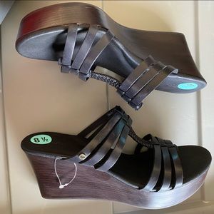 UGG BLACK STRAPPY LEATHER SANDALS SHOES SIZE 8 1/2